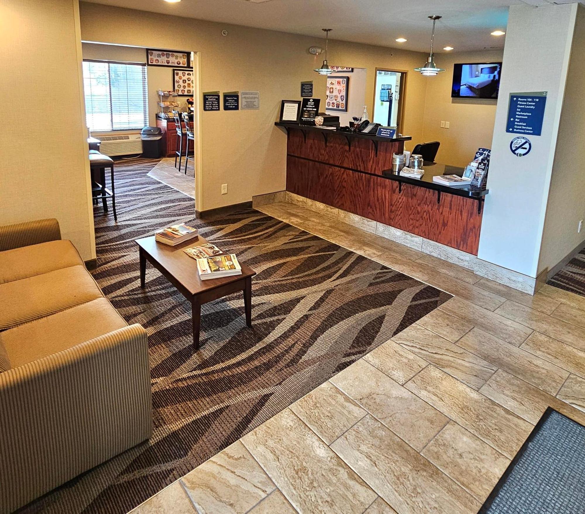 Cobblestone & - 2* Clintonville