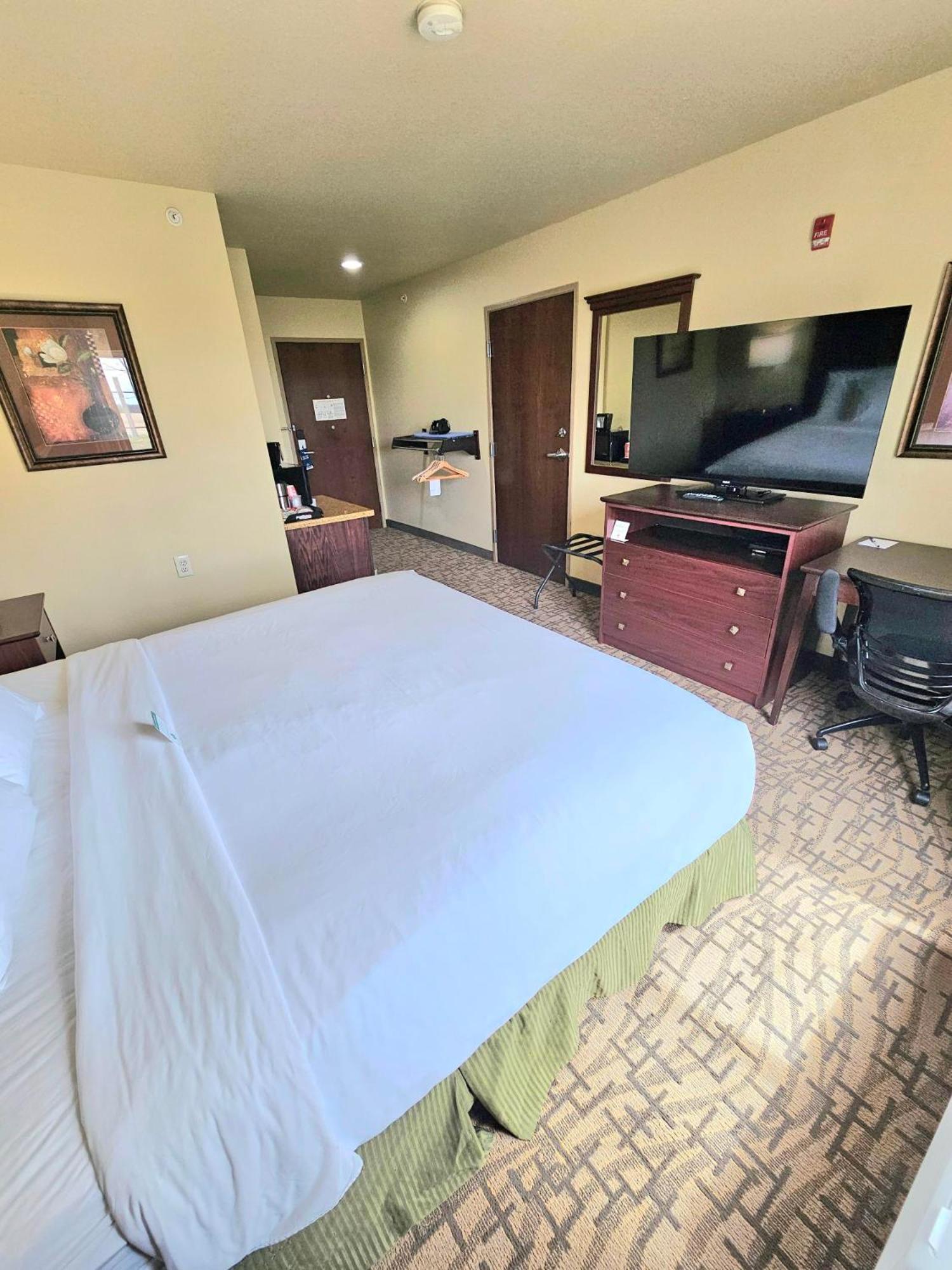 Cobblestone Inn&suites - 2* Clintonville