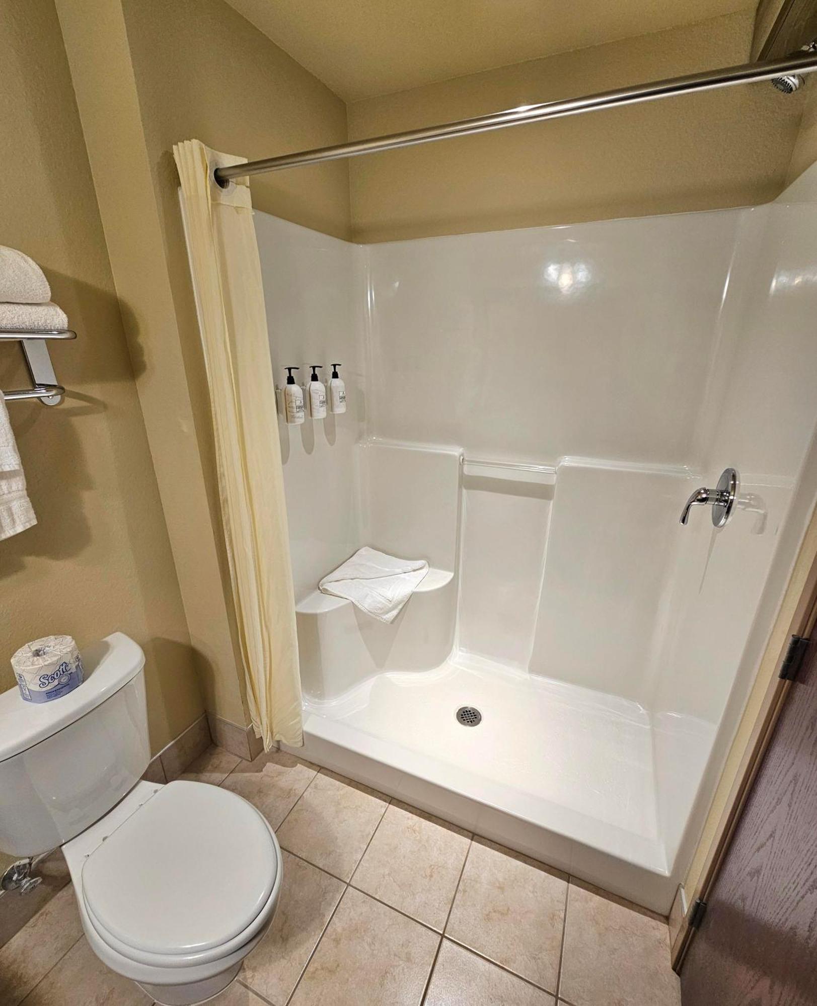 Cobblestone & - Inn Clintonville
