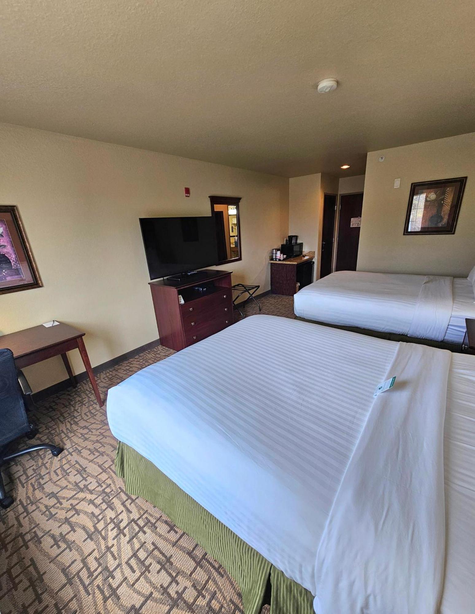 Inn Cobblestone & -