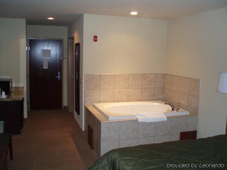 Cobblestone & - Clintonville