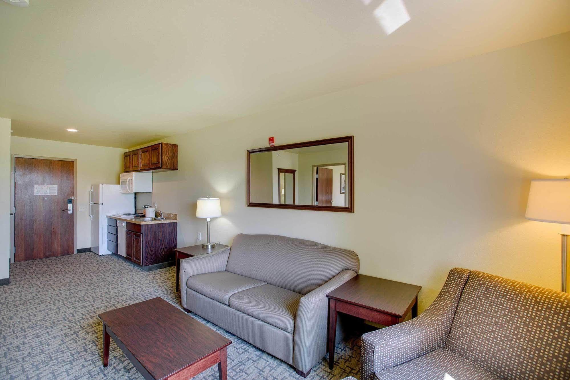 Cobblestone & - Clintonville